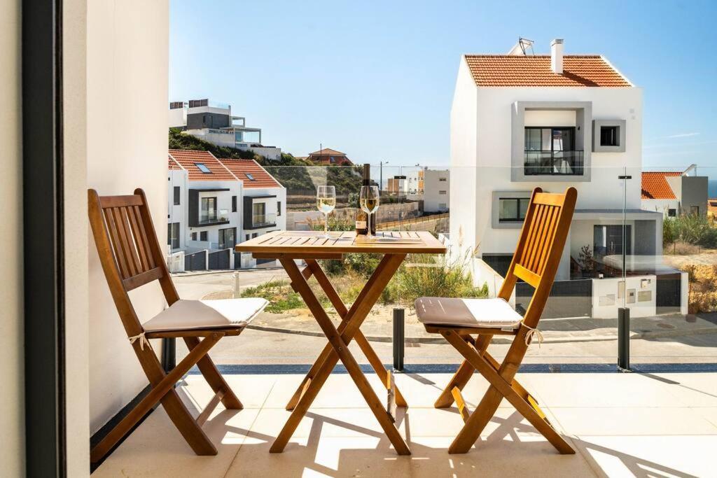 Beach, Ocean View & Bright House Ericeira Exterior photo